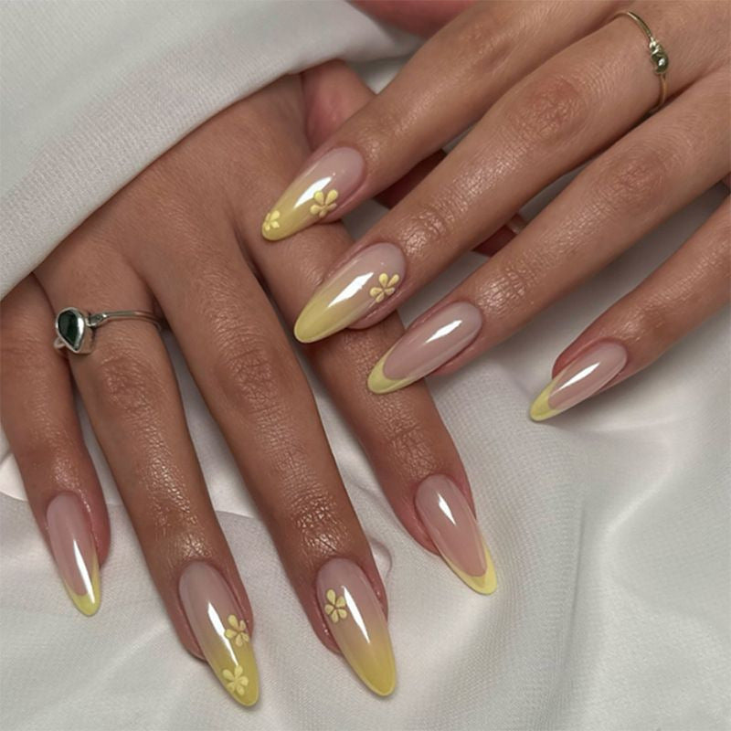 Florale Akzent-Gel-Nagelkunst Brehn