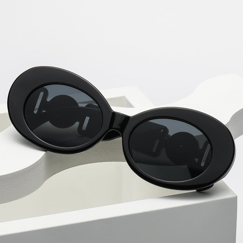 Damen modische Sonnenbrille mit auffälligen goldenen Akzenten Brehn
