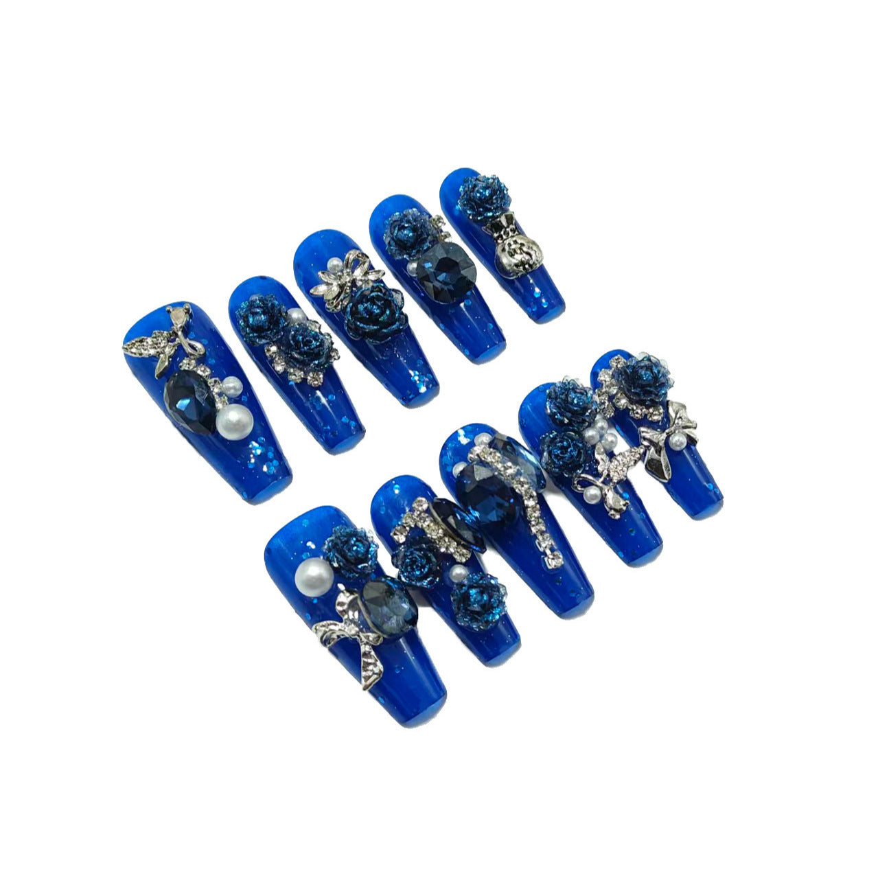Glamouröse Kunstnägel mit floralem Schmuck Brehn