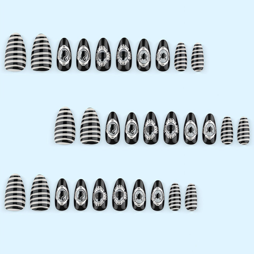 Kreatives Kunstnagelset mit schaurigen Motiven Brehn