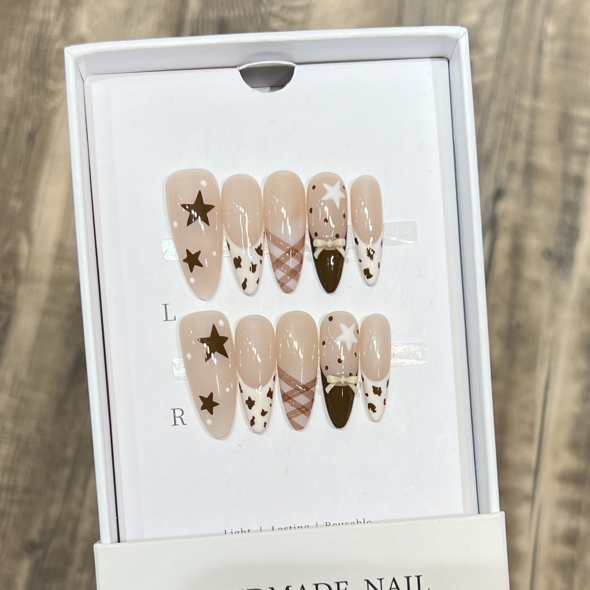 Künstlerisches Press-On-Nagelset Brehn