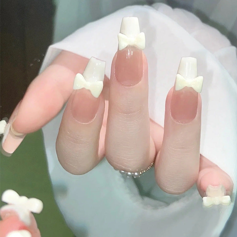 Press-On Nail Design Set mit künstlerischen holografischen Elementen Brehn