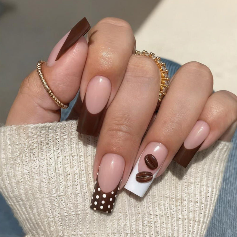 Kunstnagelset mit eleganten Schokoladen- und Kaffeekreationen Brehn