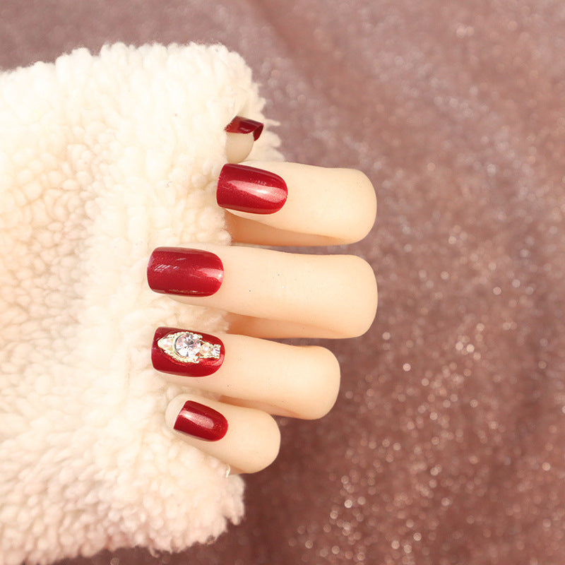 Luxuriöses Press-On-Nail-Art-Set mit Strassakzenten Brehn