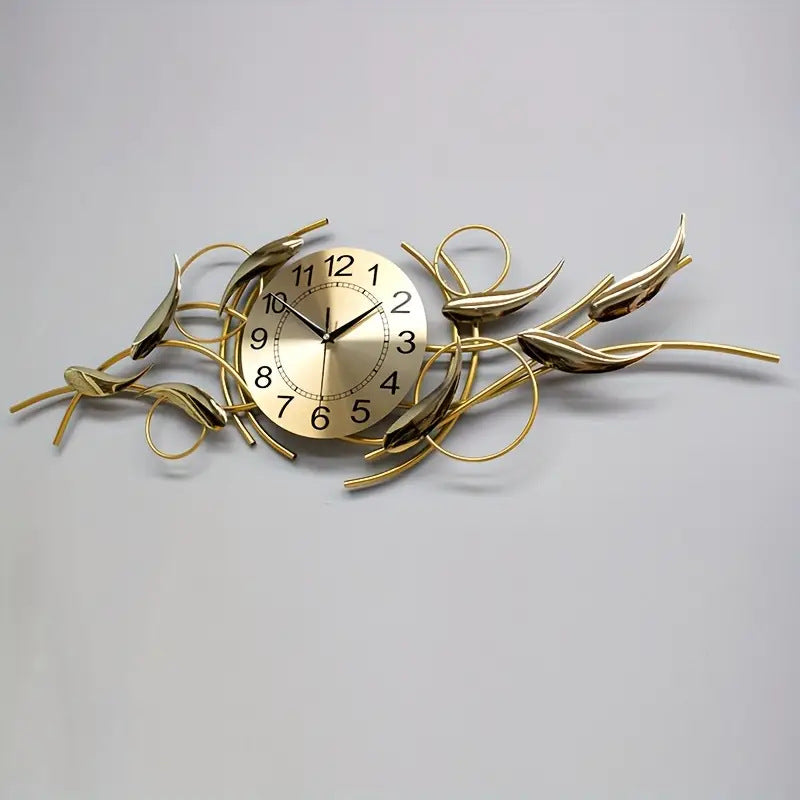Verschnörkelte dekorative Metallwanduhr Brehn