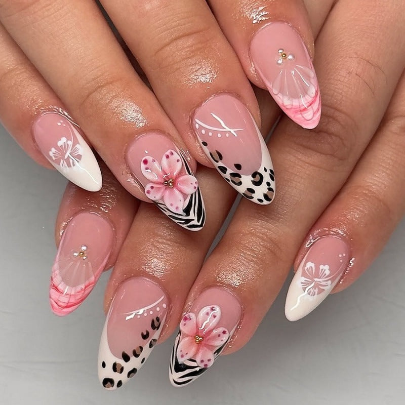 Kunstnagelset mit floralen und Leoparden-Designs Brehn