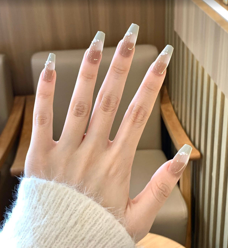 Künstlerisches Stiletto Press-On Nagelset Brehn