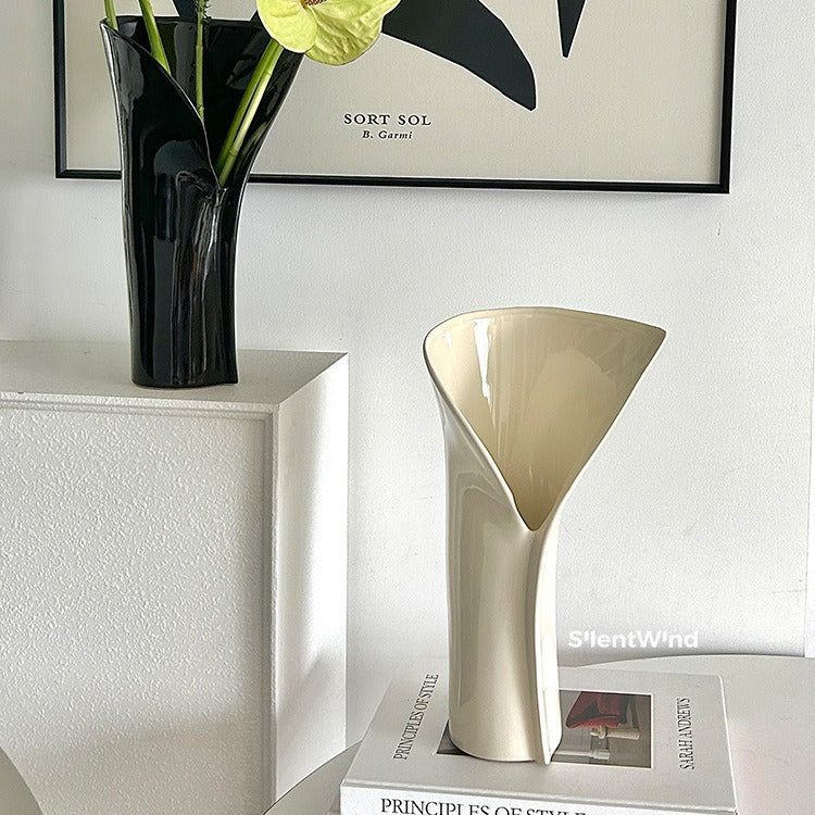 Moderne architektonisch inspirierte Vase