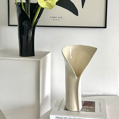 Moderne architektonisch inspirierte Vase