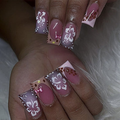 Kunstvolle Nageldesigns mit floralen Akzenten Brehn 1789124010
