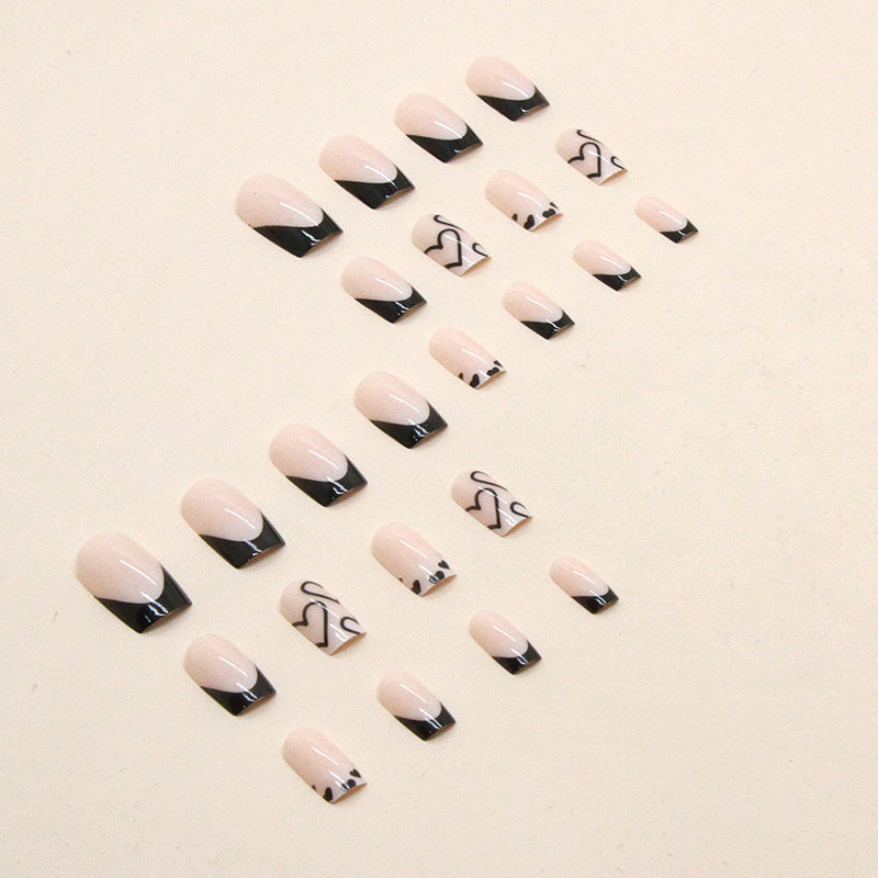 Herz-inspiriertes Press-On-Nageldesigns Brehn