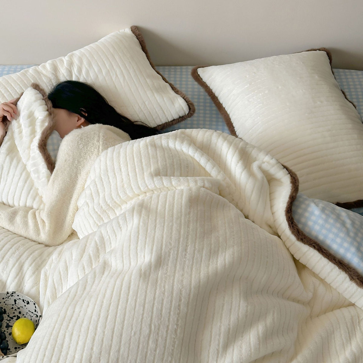 Wendbare gesteppt Plush Bettwäsche Set mit Kunstfellbesatz