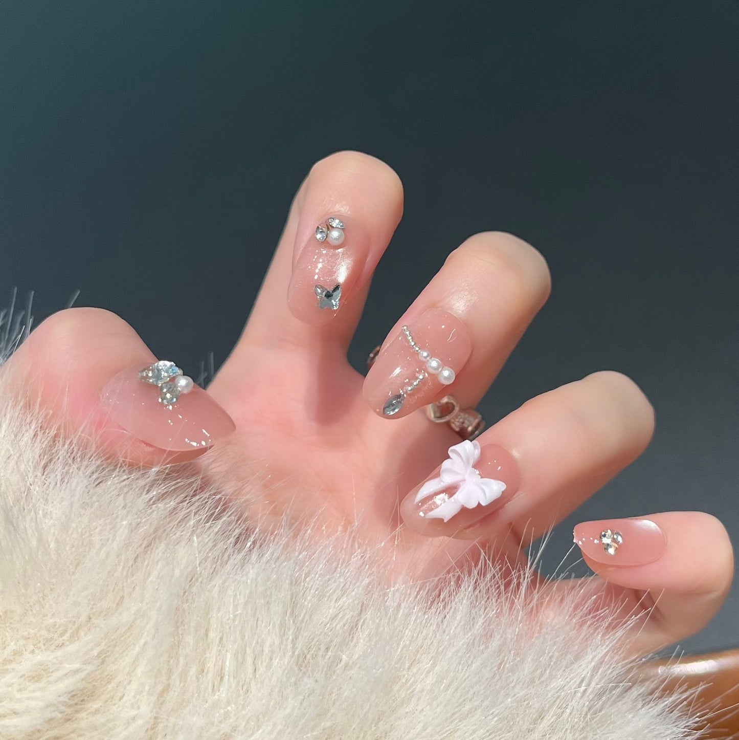 Dekorative Rhinestone Nagelkunst Verlängerungen Brehn