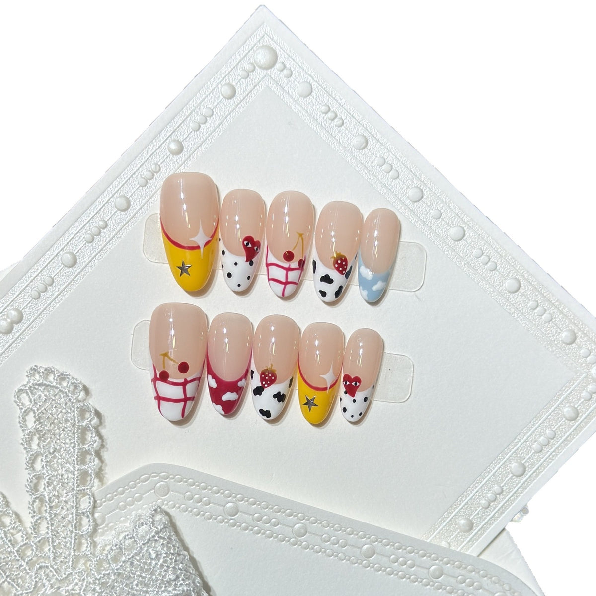 Kreatives fruchtfarbenes Press-On-Nagelset Brehn