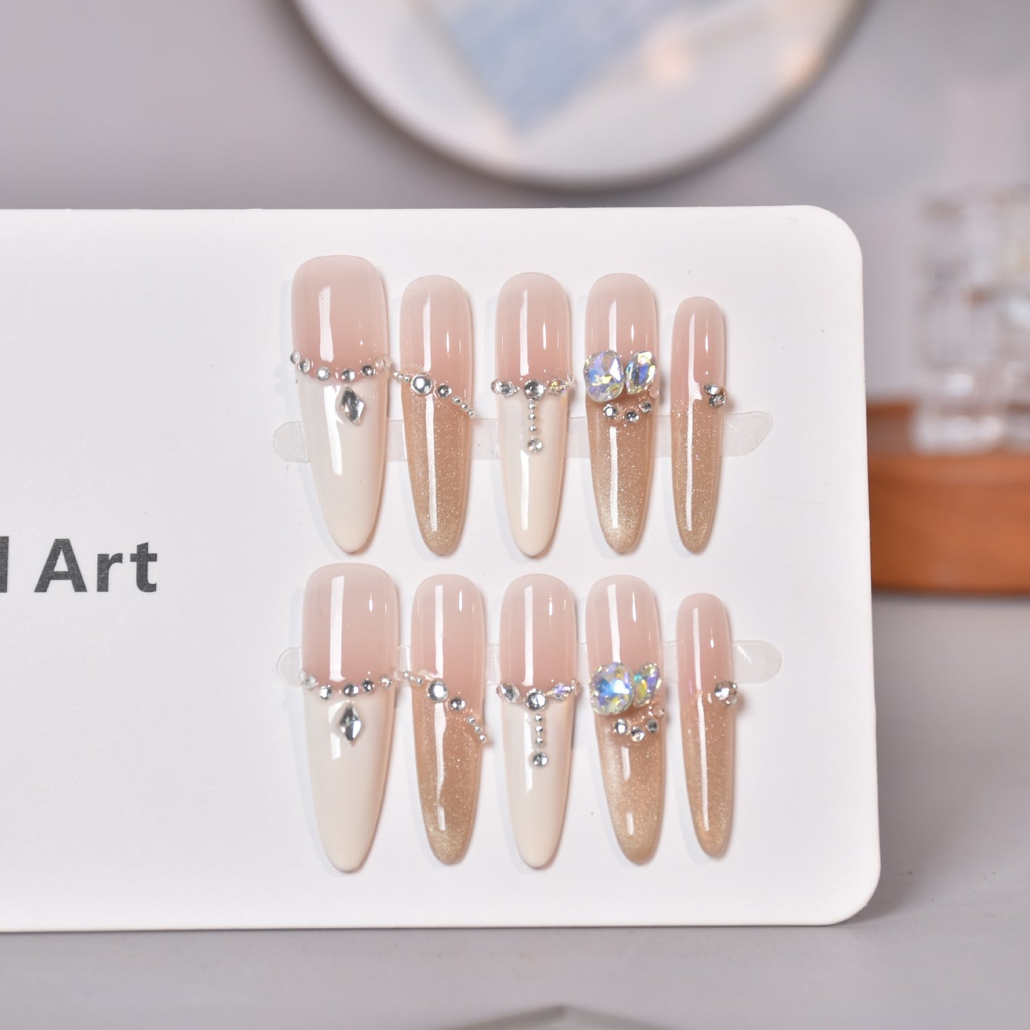 Elegante dekorative Press-On Nail Set Brehn