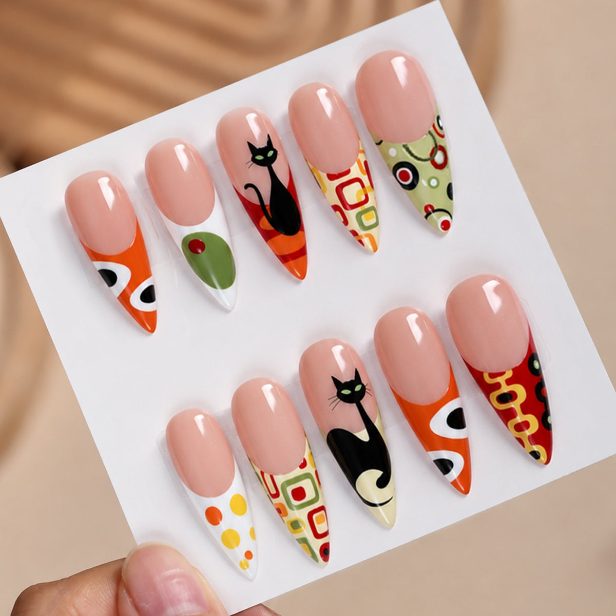 Kunstnagelset mit künstlerischen Motiven Brehn
