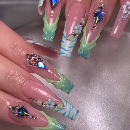 Glamouröse 3D Blumeneffekt Press-On Nagelverlängerungen Brehn