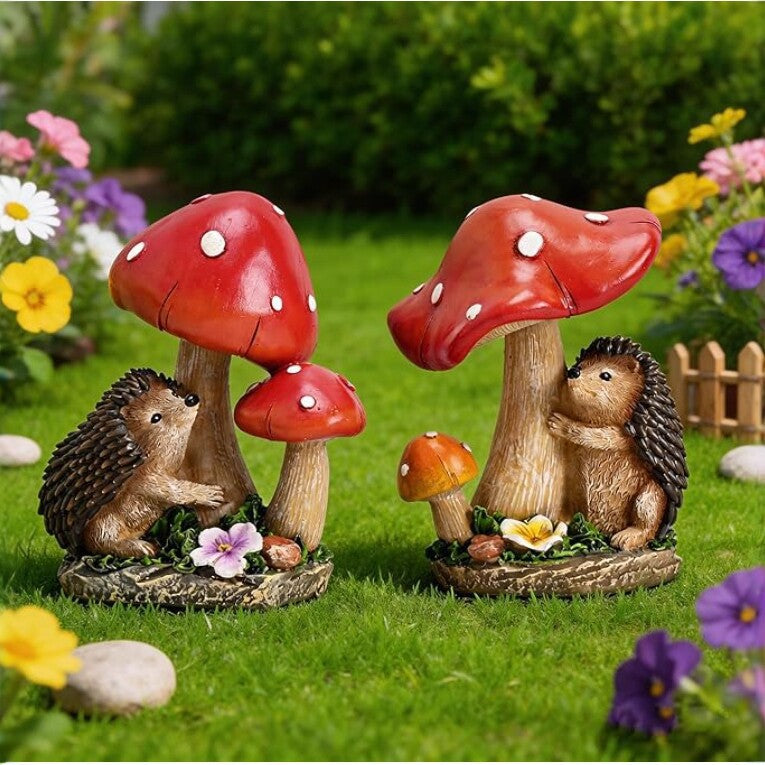 Niedliche Dekofigur mit Igel und Fliegenpilzen Brehn