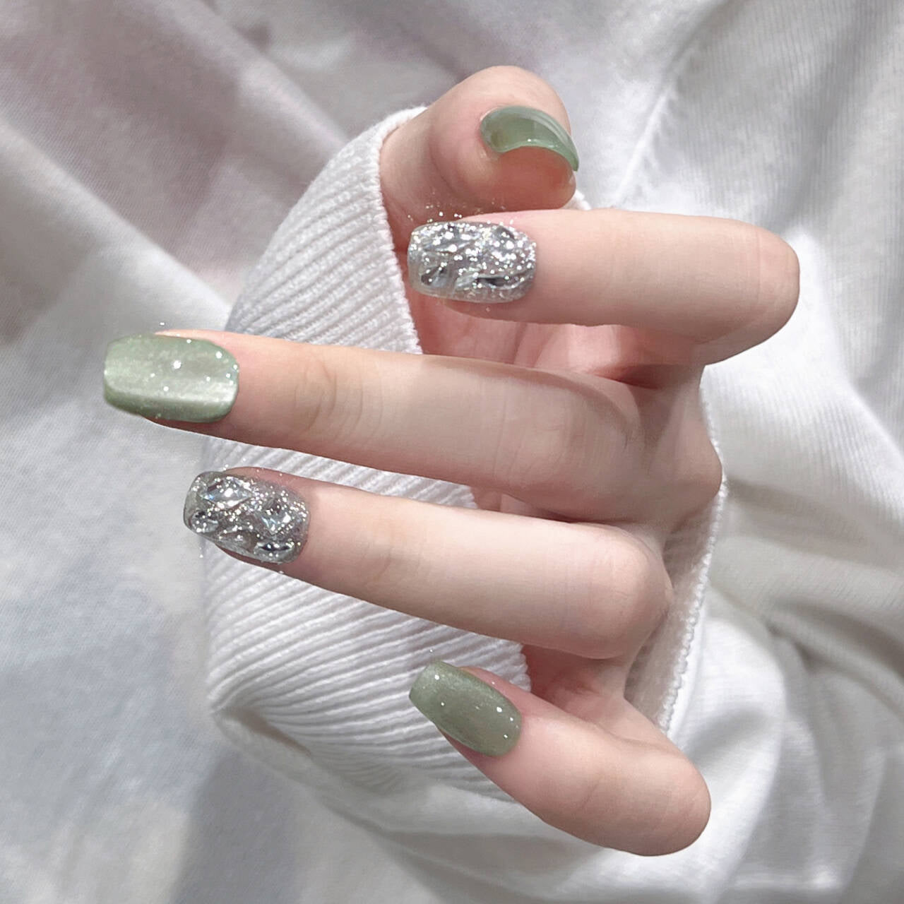 Glitzernde dekorative Press-On-Nagelkunst Brehn