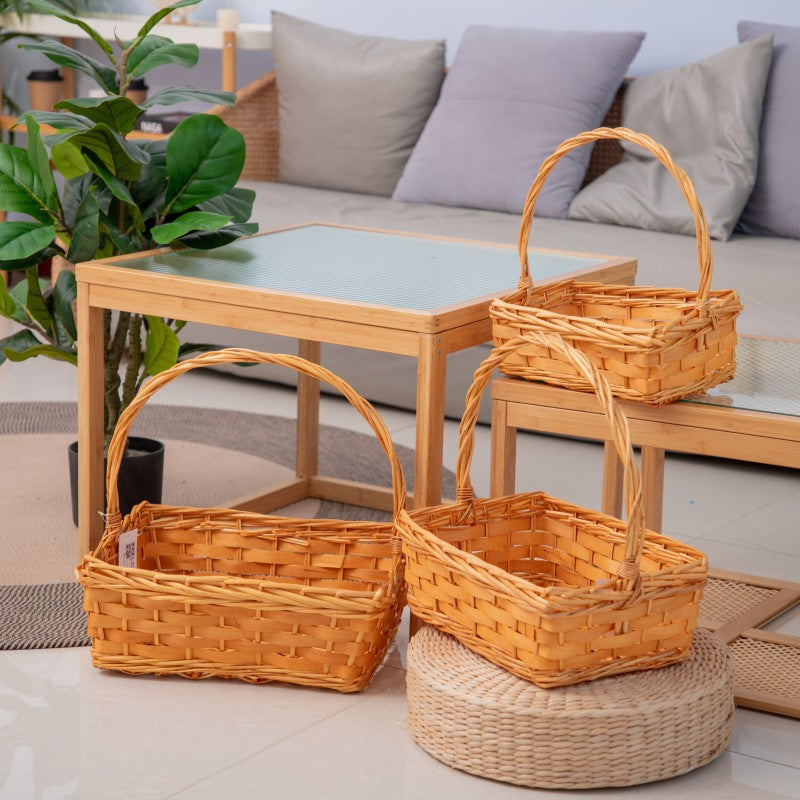 Handgefertigter Korb aus natürlichem Rattan