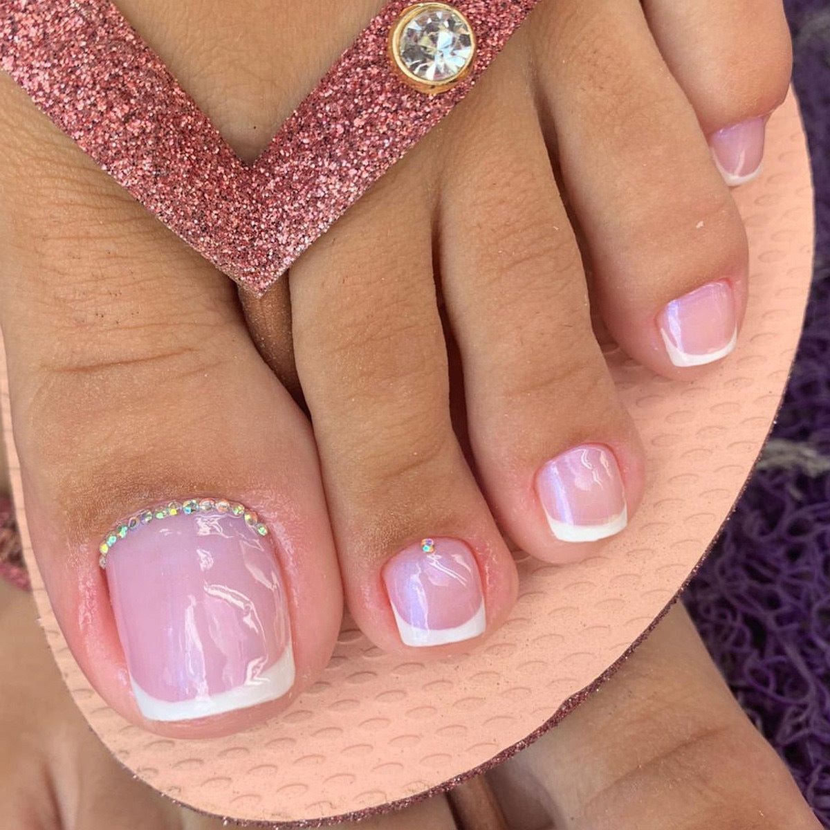 Glamouröse Flip-Flops mit Strassverzierungen Brehn