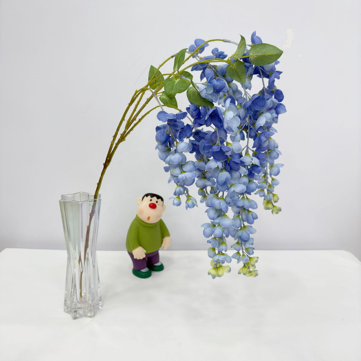 Elegante hängende Blumenarrangement