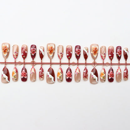 Blumeninspiriertes kreatives Press-On-Nagelkunst-Set