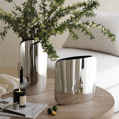Modern minimalist Wandvase