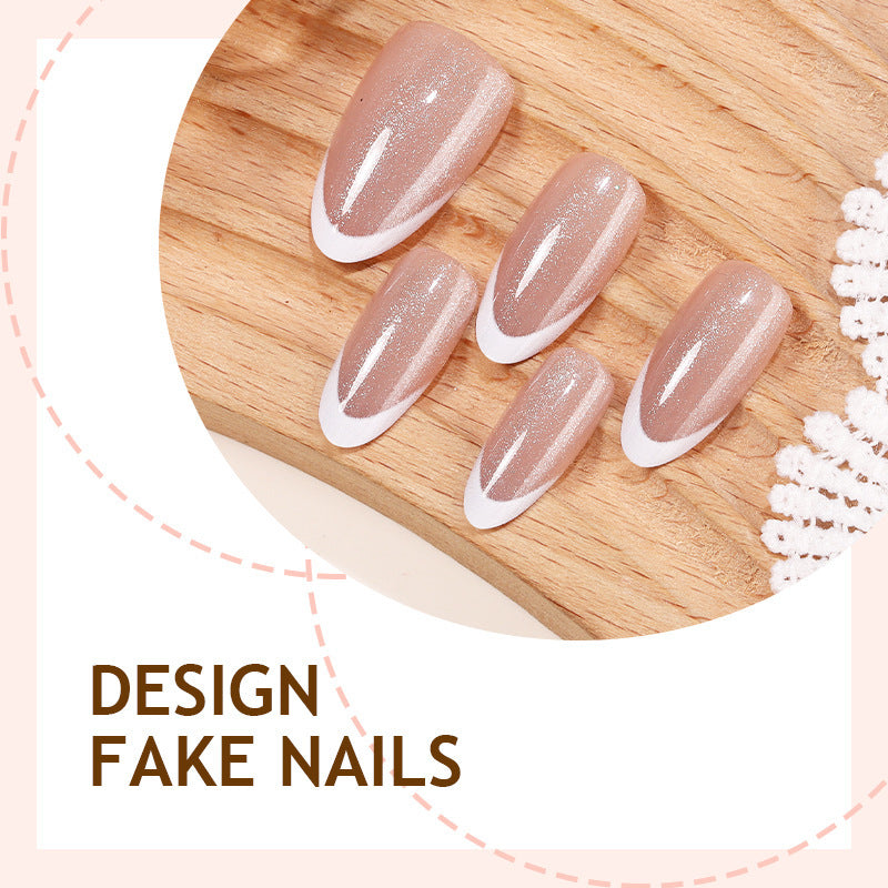 Künstliche Nagelspitzen mit Glitzer und eleganter Form Brehn