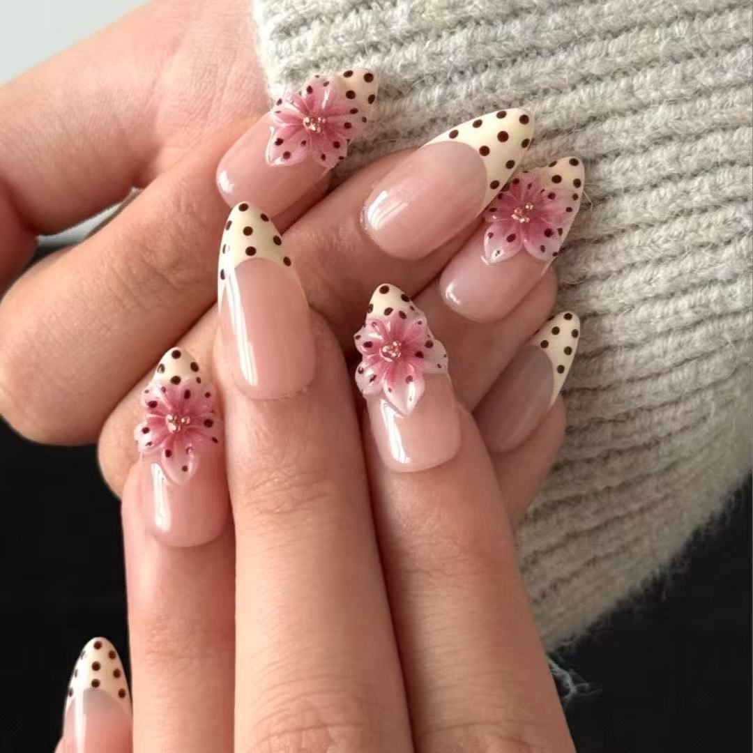 Künstlerisches Floral Design Press-On Nägel Set Brehn