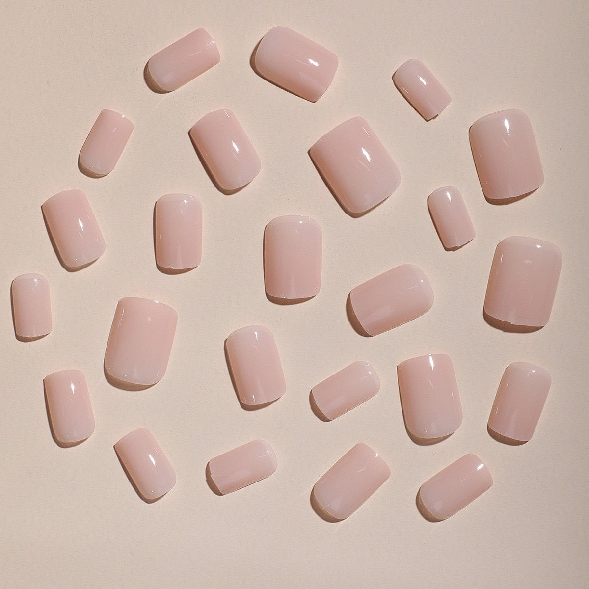 Nagelkunstset mit elegantem Hochglanz-Finish Brehn