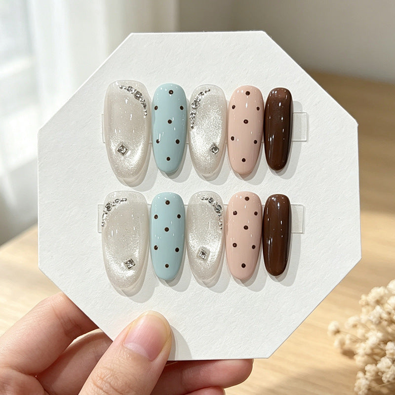 Luxuriöses dekoratives Press-On-Nagelset Brehn