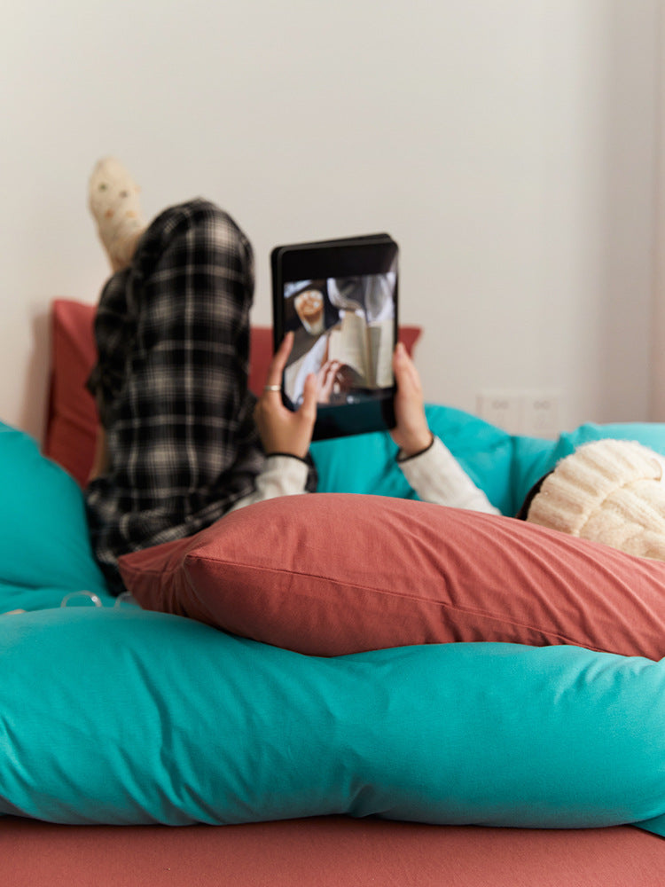 Komfort Ganzjahres-Steppbett mit atmungsaktiver Hohlfaserfüllung und Jersey-Spannbettlaken-Set