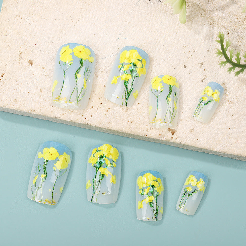 Künstliche Nagelspitzen im floralen Design Brehn