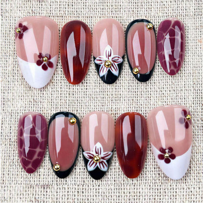 Elegante blumenmuster Druck auf Nagelkunst Brehn
