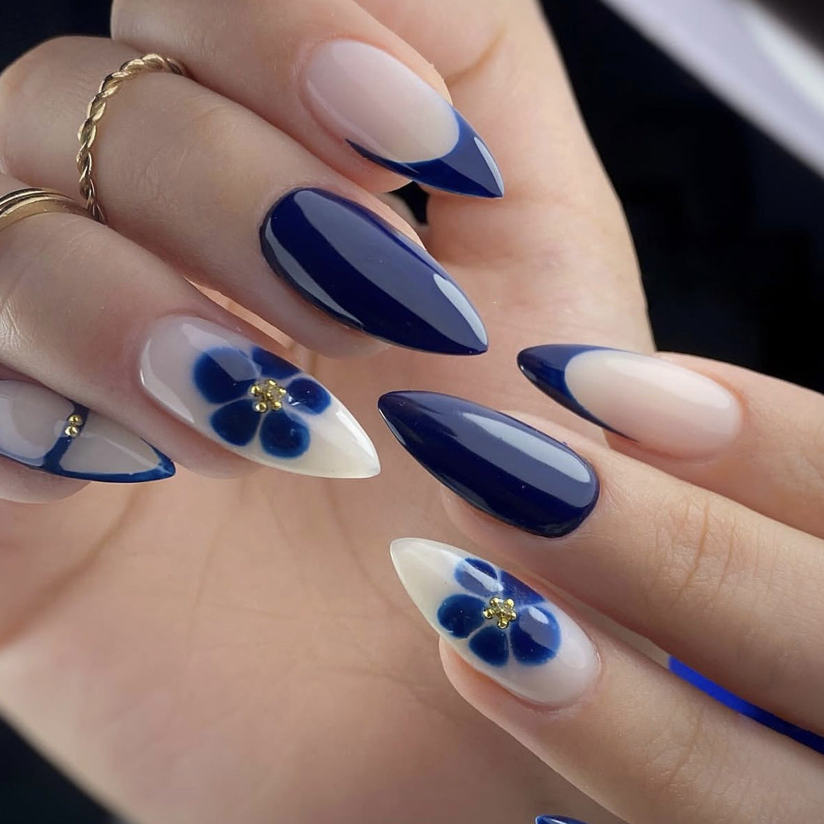 Dekorative florale Akzent Stiletto Nagelkunst Extensions Brehn