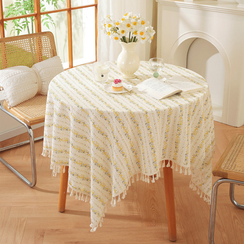 Dekorativer floraler Quasten-Tab tablecloth