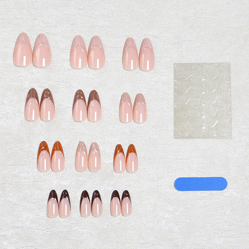 Kreative Nagelspitzen im eleganten Design Brehn