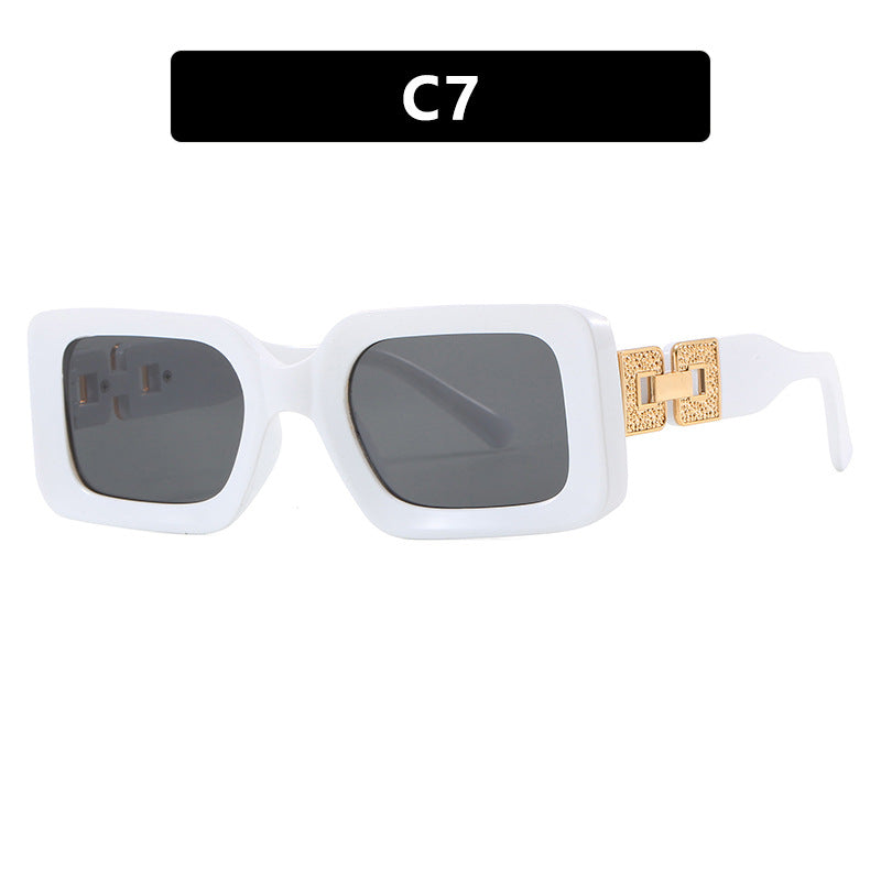 Damen modische Sonnenbrille im eleganten quadratischen Design mit luxuriösen goldenen Akzenten Brehn