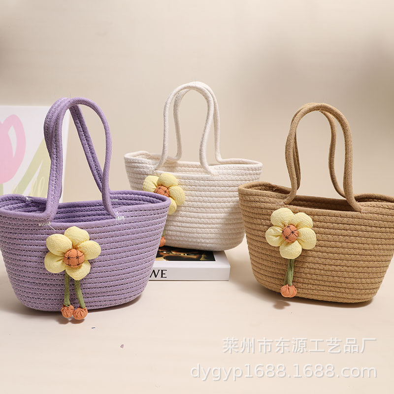 Handgefertigte Korbtasche mit Floralen Akzenten Brehn
