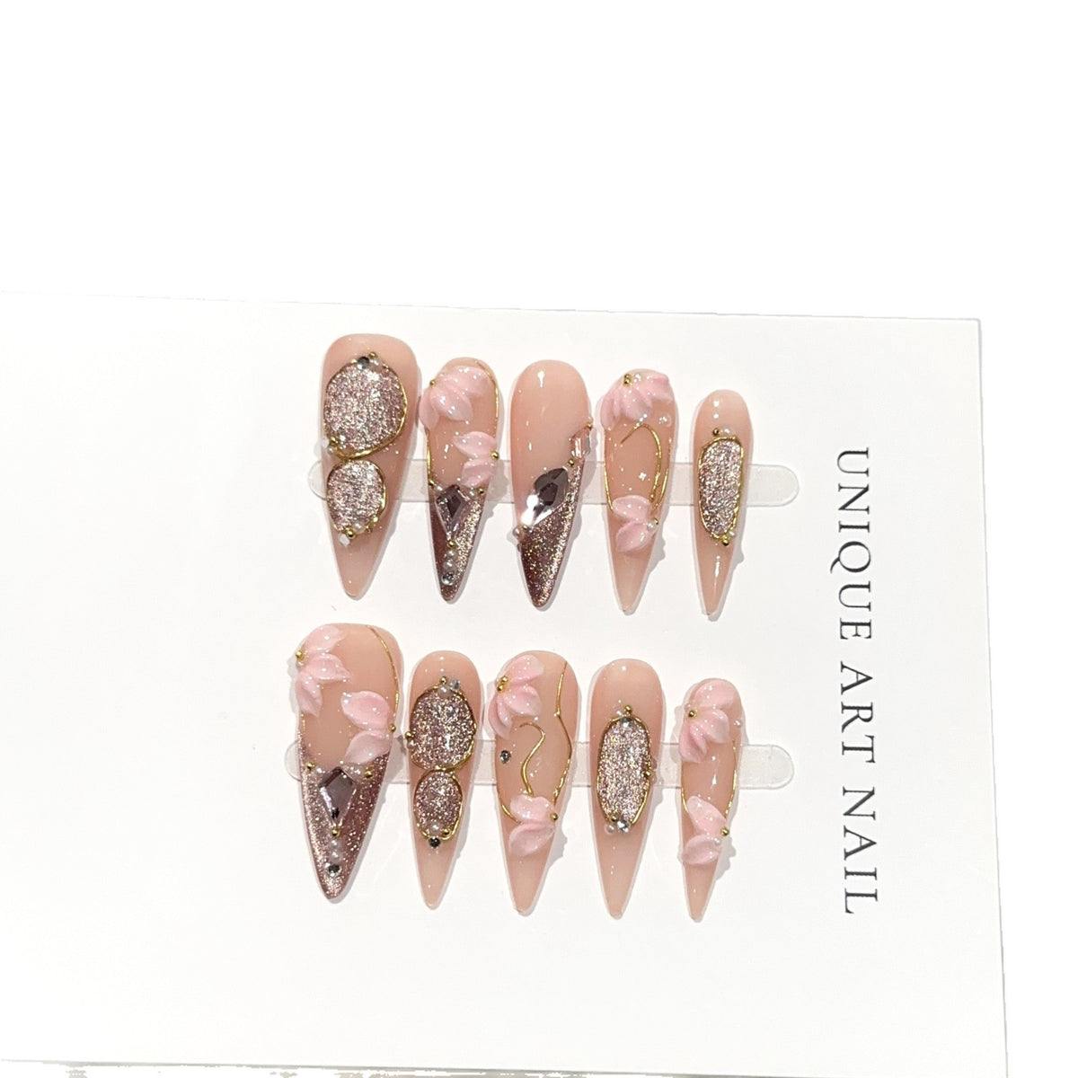 Elegantes mit Blumen verzierter Press-On Nagelkunst Set