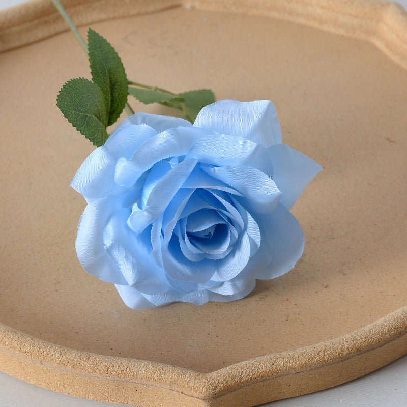 Elegantes Seidentuch Rosenhaaraccessoire