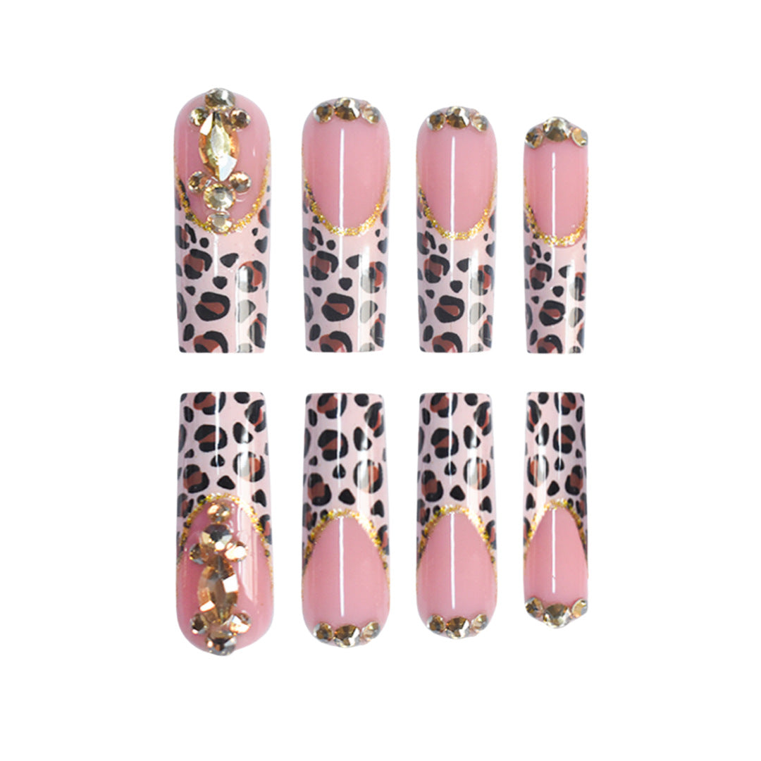 Künstlerisches Leopard-Print Press-On Nageldesign Brehn