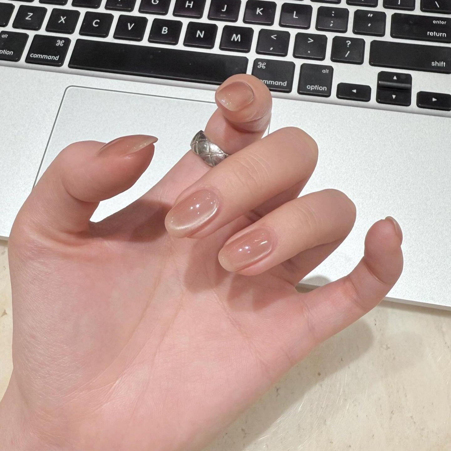 Elegante Nagelspitzen mit Sanftem Ombre-Effekt Brehn