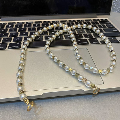 Eleganter Perlenbrillenhalter Brehn