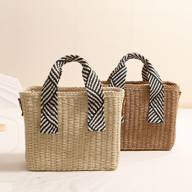 Damen Handtasche aus geflochtenem Naturmaterial mit modischem Detail Brehn