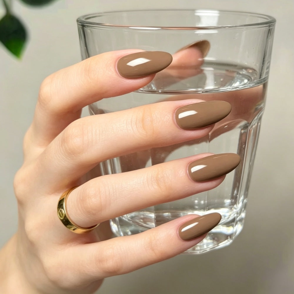 Stylisches Press-On-Nagelset mit schimmerndem Finish Brehn