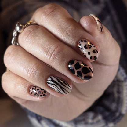 Kunstvolle Nagelkunst im animalischen Design Brehn
