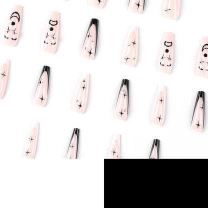 Nagelkunst mit Herz- und Lippenmotiven Brehn
