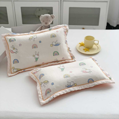 Baby Musselin Kissen Set mit Bärenmotiv & weichem Gaze-Rüschensamt